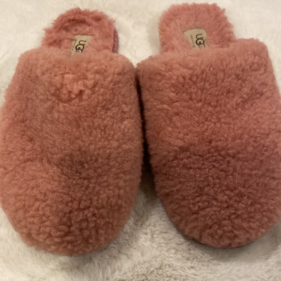UGG slippers Size 10 - Picture 7 of 8